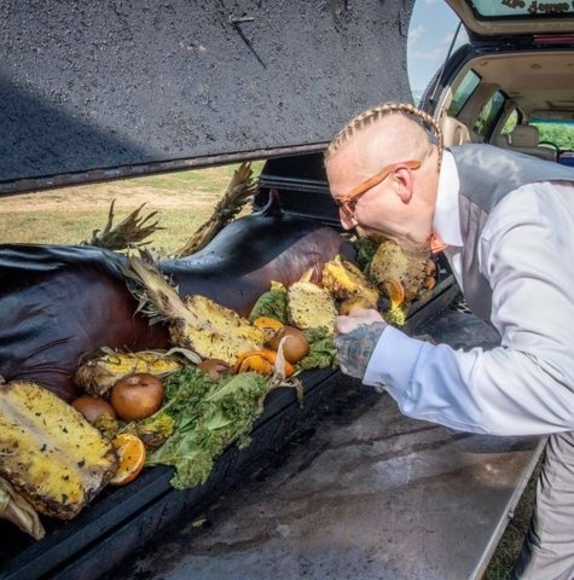 Meet your Posher, Derrick - Picture 1 of 1